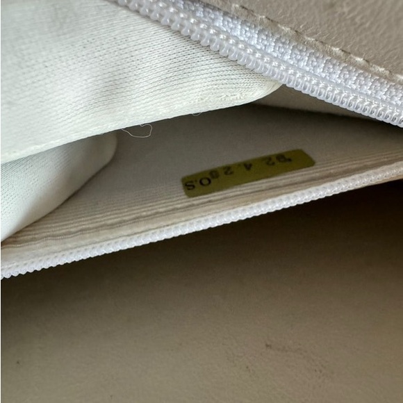 Vintage Chanel Turn Lock Chain Bag 1️⃣8️⃣0️⃣0️⃣ - Picture 13 of 13